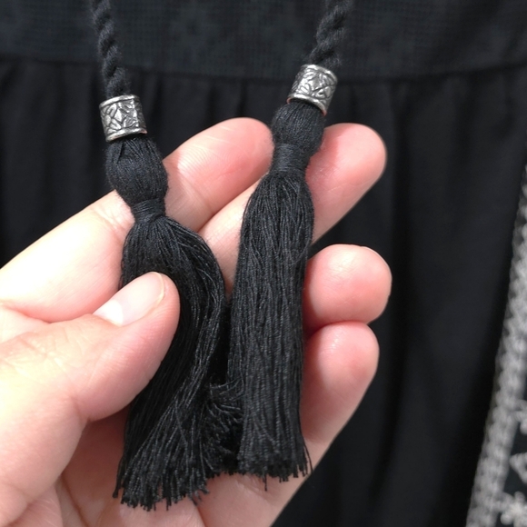 ✨️4/$20. Black White Bohemian Flowy Bell Sleeve Blouse, Embroidered Whipstitch - Picture 7 of 14